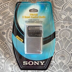 Vintage 90’s Sony Gray FM/AM Pocket Radio